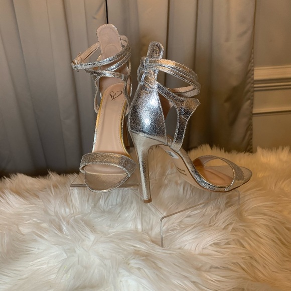 Windsor Metallic Women’s Heeled Ankle Strap Size 7 - Picture 3 of 3